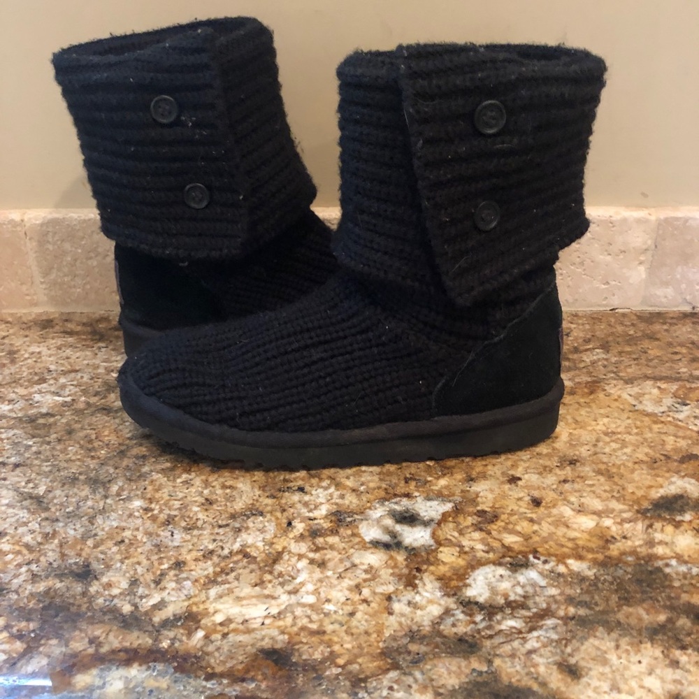 Kids Black Cardy Ugg’s Size 3
